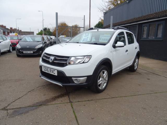 Dacia Sandero Stepway 0.9 TCe Laureate 5dr [Start Stop] Hatchback Petrol White