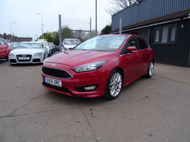 Ford Focus 1.6 TDCi 115 Zetec S 5dr Low Road Tax Hatchback Diesel Red