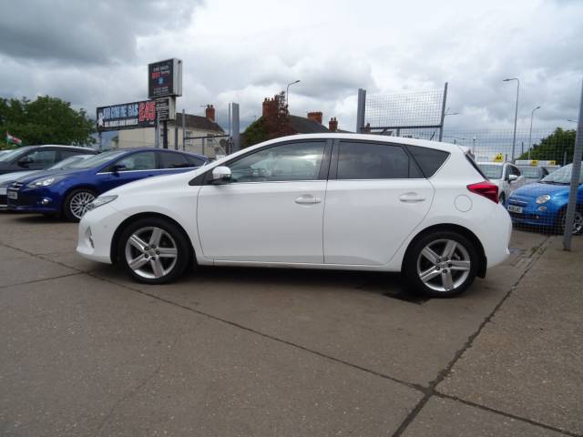 2013 Toyota Auris 1.6 V-Matic Excel 5dr FINANCE AVAILABLE