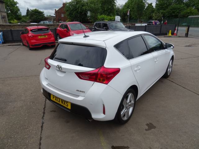 2013 Toyota Auris 1.6 V-Matic Excel 5dr FINANCE AVAILABLE